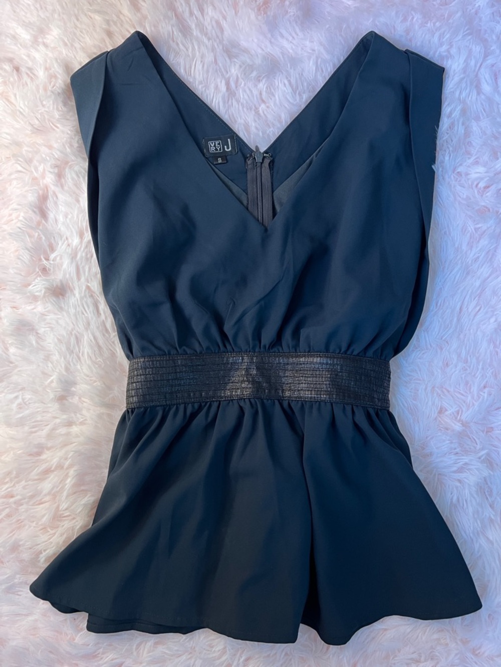 Deep green V-Neck Peplum Waist Top sleeveless tie waist Small
